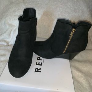 Report ankle booties